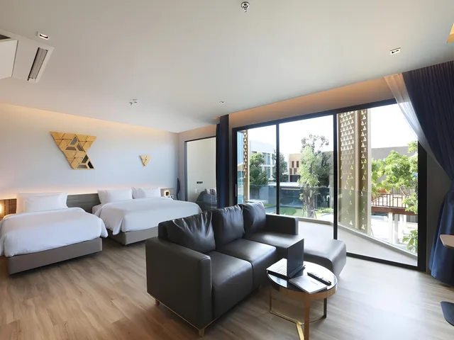 Executive, Family, The Signature Hotel Airport 1/1