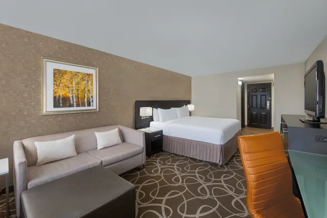 غرفة تنفيذية بسرير كينج، Crowne Plaza Kitchener Waterloo 4/5