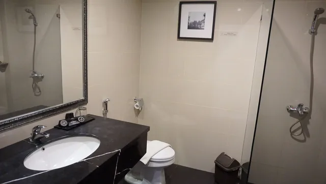 غرفة ديلوكس بسريرين منفصلين بشرفة، Mirah Hotel 8/10