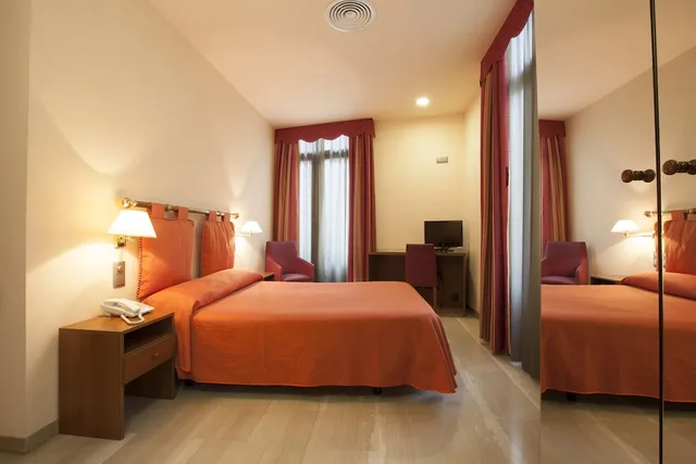 Room, King Bed, Alba Hotel 2/7