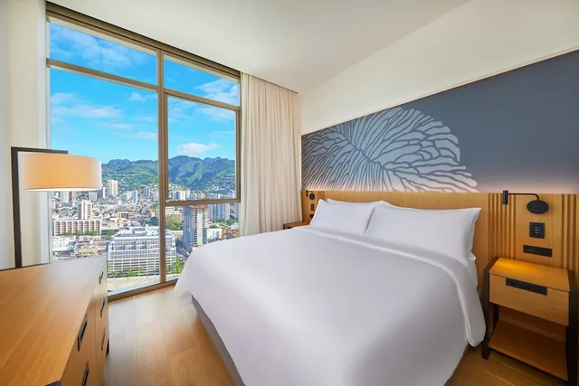 جناح بإطلالة على الجبل بغرفة نوم واحدة، Renaissance Honolulu Hotel & Spa 1/10