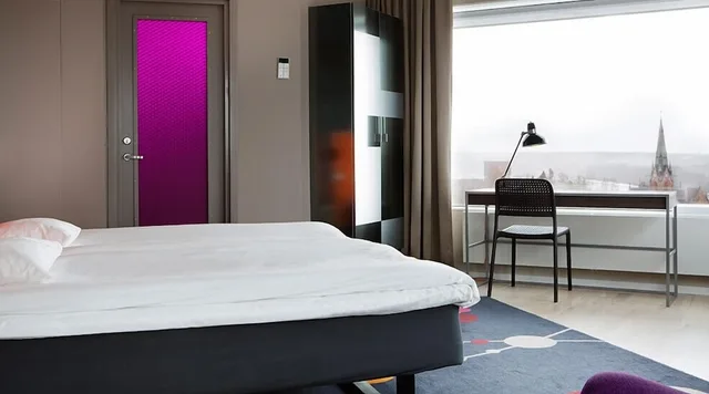 غرفة ديلوكس بسريرين منفصلين مع أريكة، Comfort Hotel Winn 1/3