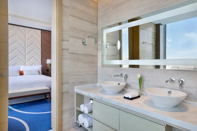 جناح تنفيذي بسريرين مزدوجين بغرفتي نوم للمدخنين، فندق ماريوت جدة طريق المدينة(Jeddah Marriott Hotel Madinah Road) 4/5