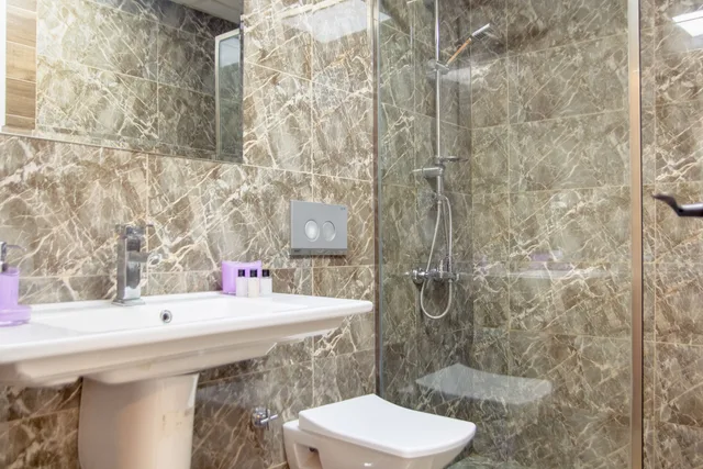 بنتهاوس بزنس بسرير كينج مع أريكة، Fi Homes - Adults Only 2/5