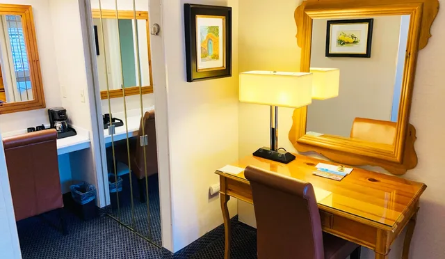 غرفة بسرير كوين، Franciscan Inn & Suites 5/5