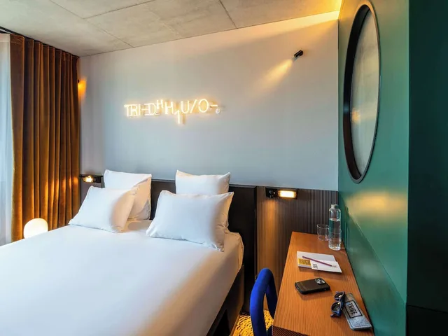 Essential, Twin Beds، TRIBE Paris Clichy 1/6
