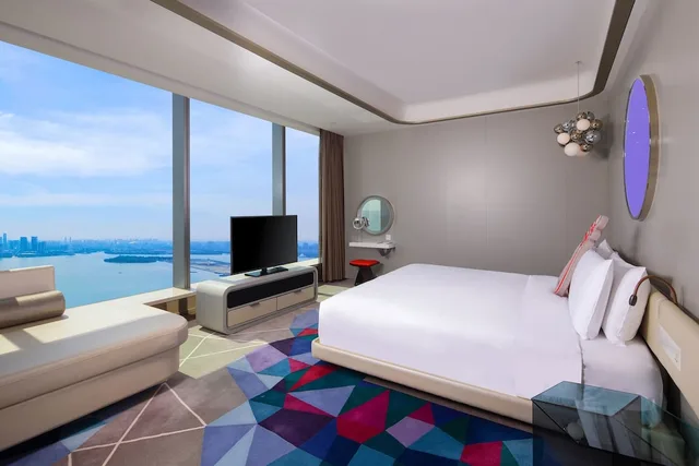 Mega, King Bed, Lake View, High Floor، W Suzhou 2/5