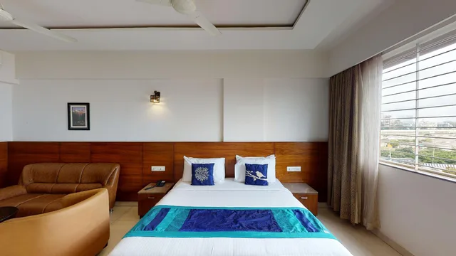 غرفة تنفيذية بسرير كينج، I V Sanctum Hotel 1/2