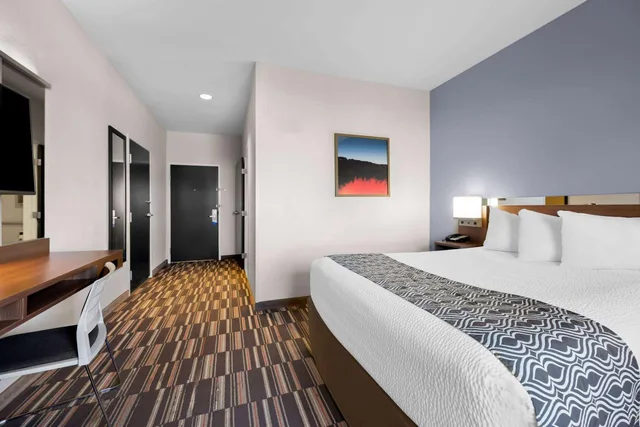 غرفة بسرير كوين بحوض استحمام لذوي الإعاقة، Microtel Inn And Suites By Wyndham Sweetwater 2/10