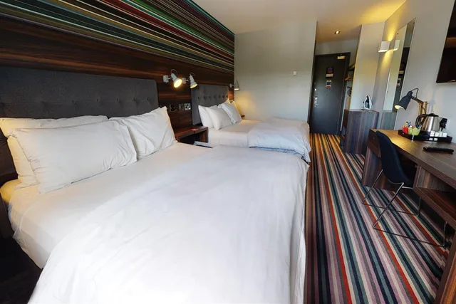 غرفة كبيرة بسرير مزدوج، Village Hotel Manchester Bury 2/5