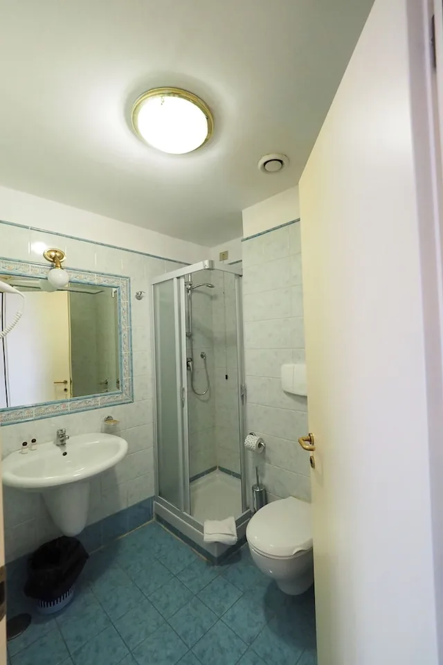 غرفة مفردة، Hotel Laura 14/24
