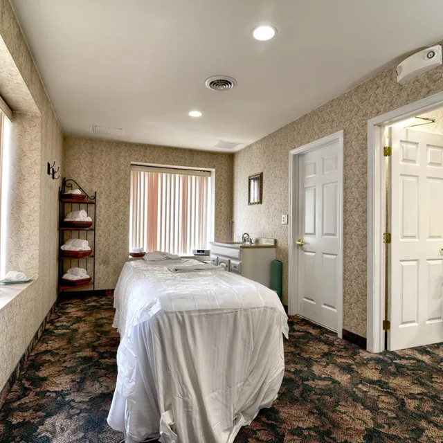 غرفة رومانسية، Roosevelt Inn And Suites 4/10