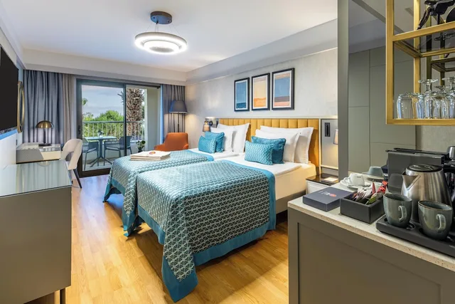 Superior, Queen Bed, Sea Side, on the Side، Arum Barut Collection 3/7