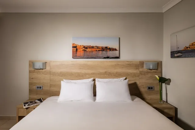 Standard, Double or Twin Bed, Partial Sea View, Qawra Palace Resort & Spa 4/4