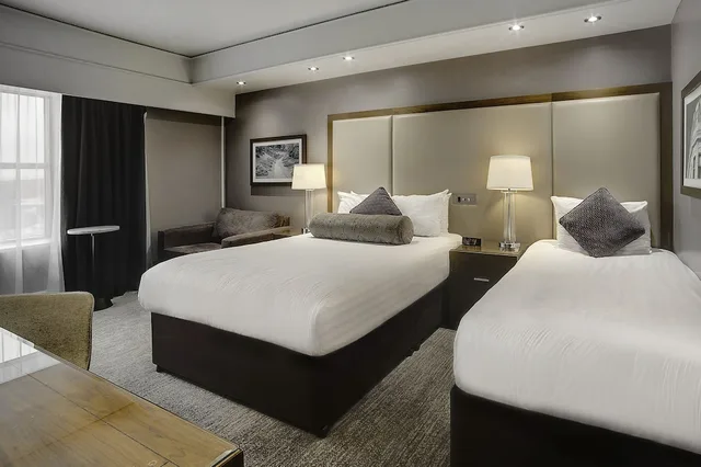 غرفة بسريرين منفصلين لذوي الإعاقة، Sandman Signature London Gatwick Hotel 1/6