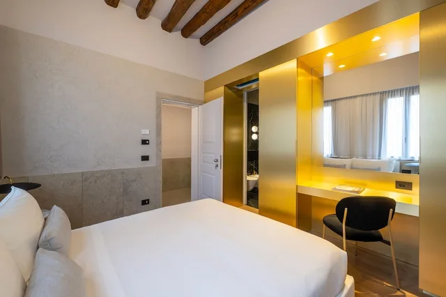 غرفة كلاسيكية بسرير مزدوج بشرفة في الملحق، Palazzo Pianca 1/3