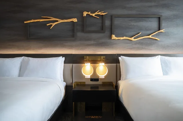 غرفة بسريرين مزدوجين، Renaissance Chicago North Shore Hotel 6/17