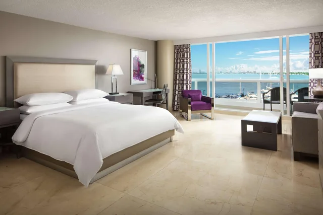 Junior Suite Bay View، Doubletree By Hilton Grand Hotel Biscayne Bay 1/2
