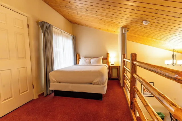 Loft, Lodge, Bunk Bed, Queen Bed, Sofa، Sioux Lodge Suites by Grand Targhee Resort 5/7