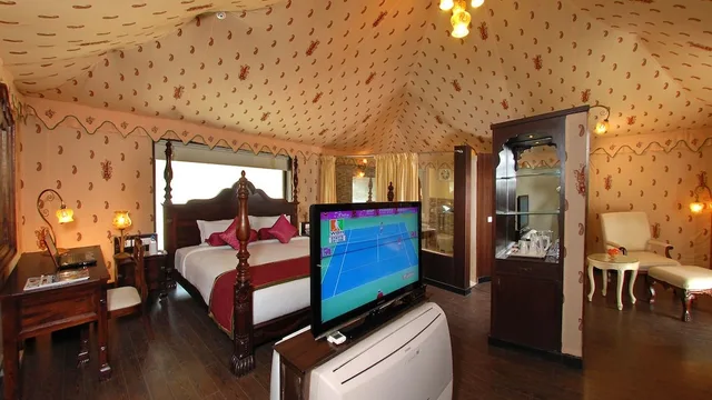 خيمة غراند بسرير كينج، Rajasthali Resort And Spa 1/1