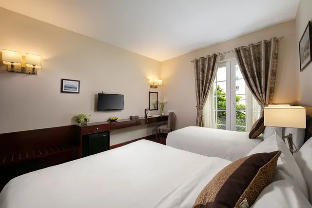 Family, Triple, 1 Double and 1 Single Bed, Sunline Hotel 4/10
