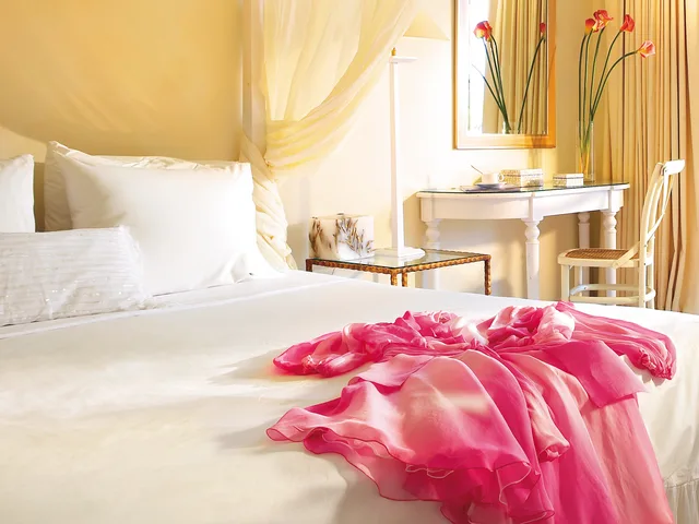 غرفة بسرير مزدوج أو سريرين منفصلين بإطلالة على البحر، Grecotel Eva Palace 2/2