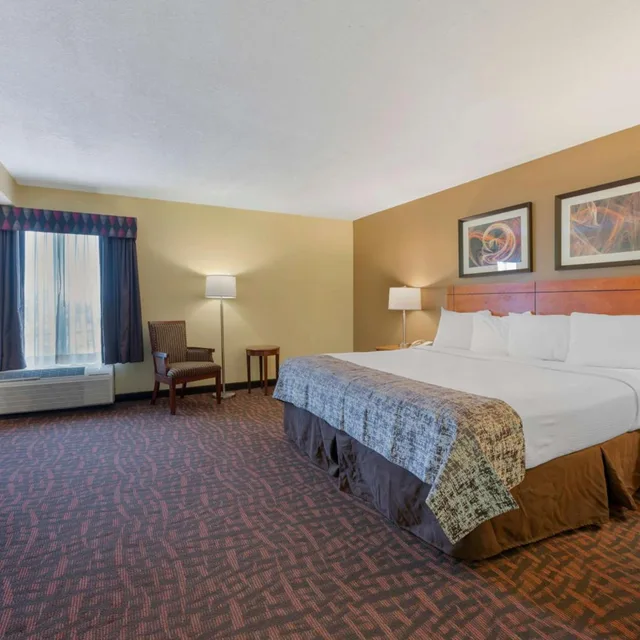 جناح بسرير كينج بغرفتي نوم، Best Western Louisville East Inn & Suites 3/7