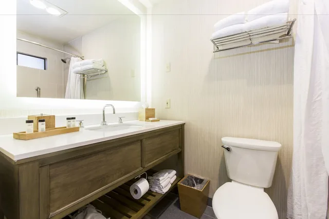 غرفة قياسية بسرير كوين، FogCatcher Inn 7/8