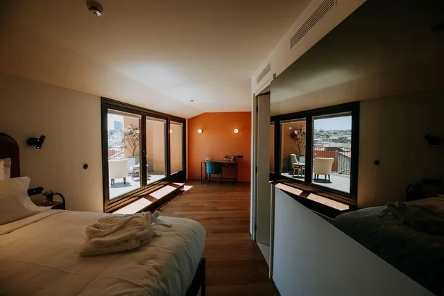 غرفة بريميوم بإطلالة على النهر بشرفة، Exmo Hotel 1/1