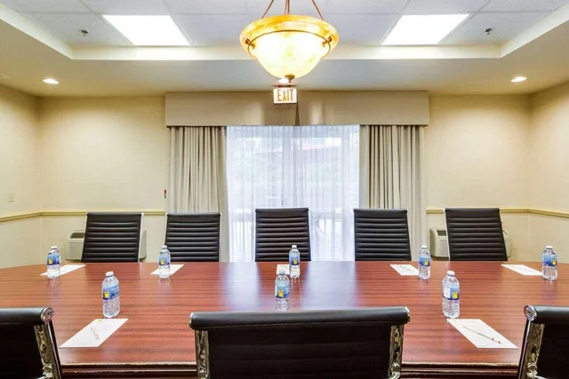 غرفة بسريرين منفصلين، Monte Carlo Inn Brampton Suites 1/1