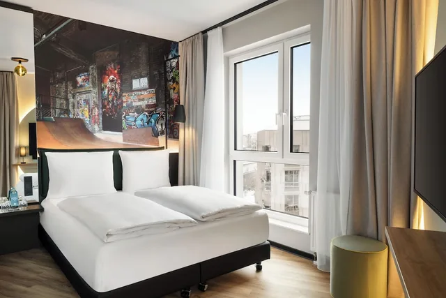 Comfort, Queen Bed, B&B HOTEL Berlin-Kreuzberg 9/14