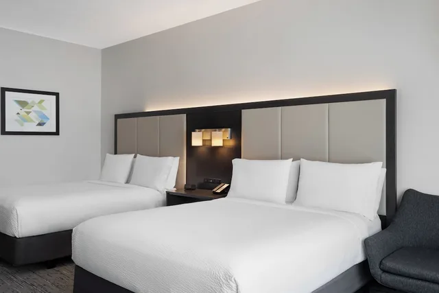 غرفة قياسية بسريرين كوين لذوي الإعاقة، Holiday Inn Express Suites Tampa East Ybor City 1/10