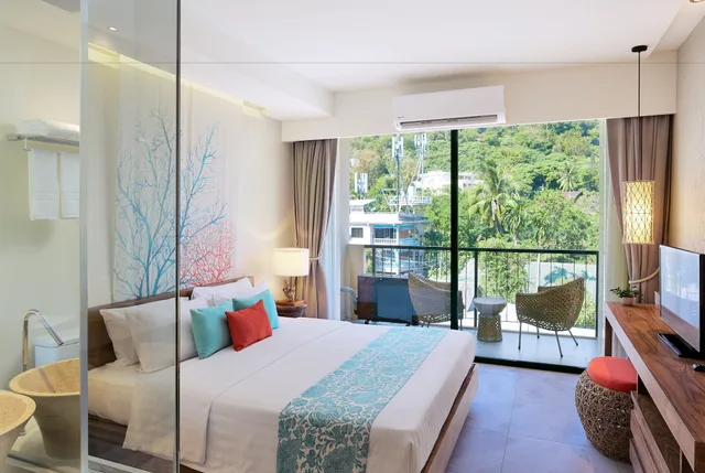 غرفة ديلوكس بشرفة، Bandara Beach Resort, Phuket 6/17