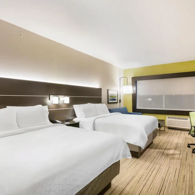 جناح لذوي الإعاقة، Holiday Inn Express Suites Jacksonville Town Center 2/4