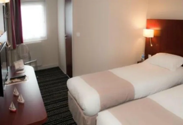غرفة بسريرين منفصلين، Kyriad Saint Malo Ouest Dinard 4/8