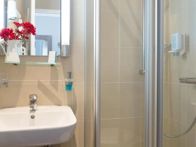 غرفة كلاسيكية مفردة، Victors Seehotel Weingartner 2/4