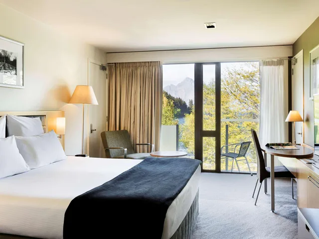 Alpine, Standard, King Bed, with View، NOVOTEL QUEENSTOWN LAKESIDE 3/8
