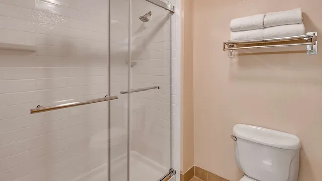 جناح بسرير كينج مع أريكة، Best Western Plus Gateway Inn & Suites 3/4