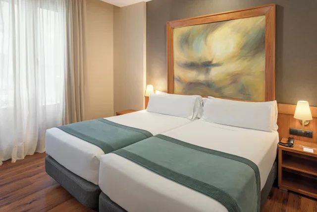 Room, Single, Double Bed, Catalonia Excelsior 4/10