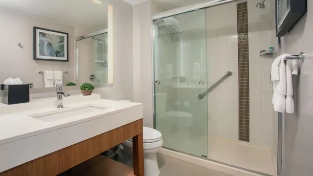 جناح بسرير كينج بغرفة نوم واحدة مع أريكة، HYATT PLACE SAN JUAN/CITY CENTER 3/5