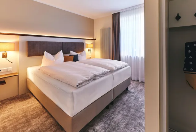 Superior, King Bed, Dorint Strandresort And Spa Ostseebad Wustrow 2/4