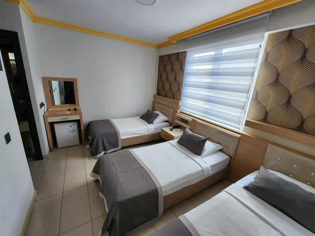 غرفة قياسية ثلاثية، Gunduz Otel 2/9