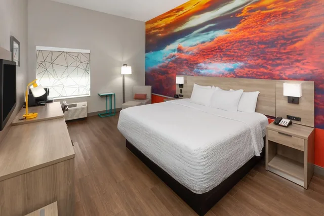 غرفة ديلوكس بسرير كينج لذوي الإعاقة، La Quinta Inn & Suites by Wyndham Oklahoma City - Moore 2/4