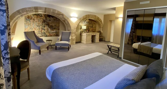 غرفة ديلوكس بسرير كوين، HOTEL DES AUGUSTINS 6/6