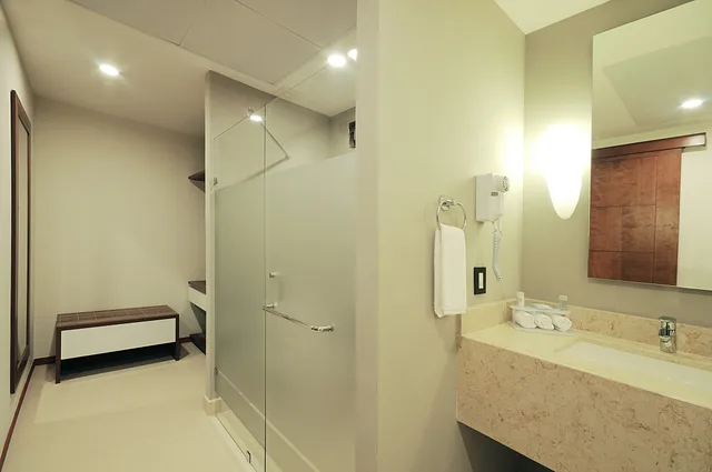 جناح بسرير كينج بإطلالة على المدينة بشرفة، Holiday Inn Express Puerto Vallarta 2/4