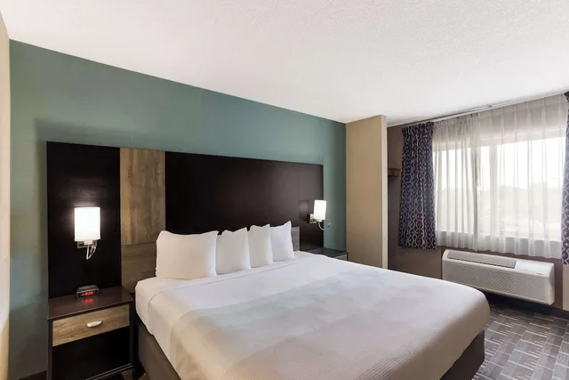 غرفة قياسية بسرير كينج، Quality Inn Galesburg near US Highway 34 and I-74 1/5