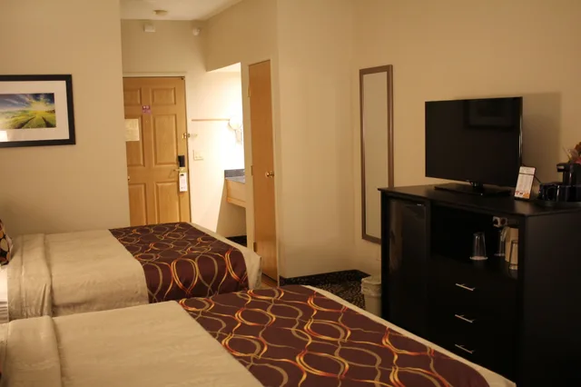غرفة قياسية بسريرين كوين، Best Western Plus Des Moines West Inn & Suites 4/8