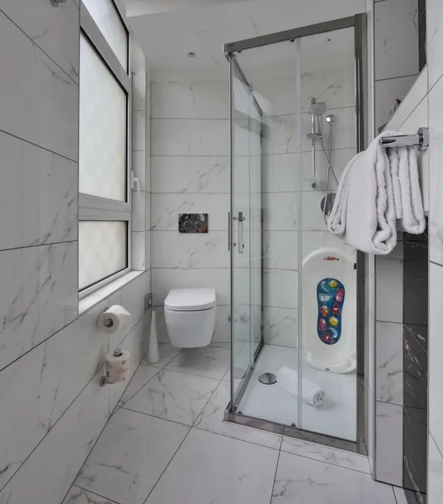 Room, Single, French Bed، Best Western Hotel Madison 3/3