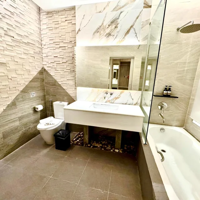 جناح، De Coze Hotel 9/10