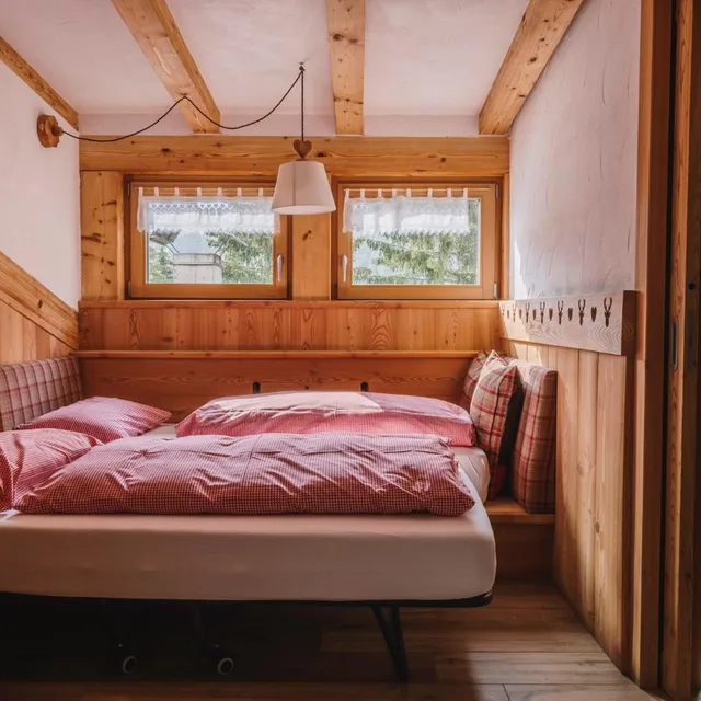 جناح عائلي بغرفتي نوم، HOTEL CHALET PINETA 2/10